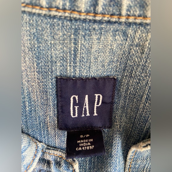 GAP JEAN JACKET 🦋 - Picture 5 of 8
